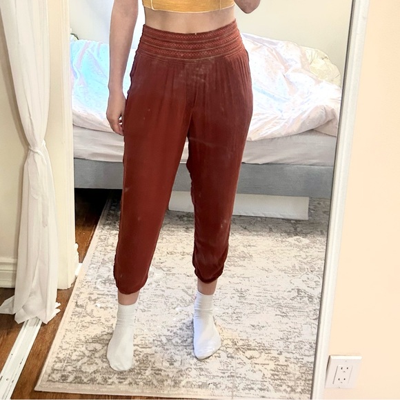 ANTHROPOLOGIE HIGH WAISTED BOHO BURGENDY PANTS WITH EMBROIDERY WAIST - MEDIUM - Picture 2 of 6